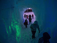Giant Ice Castle A Big Attraction For Edmonton Pinoys thumbnail